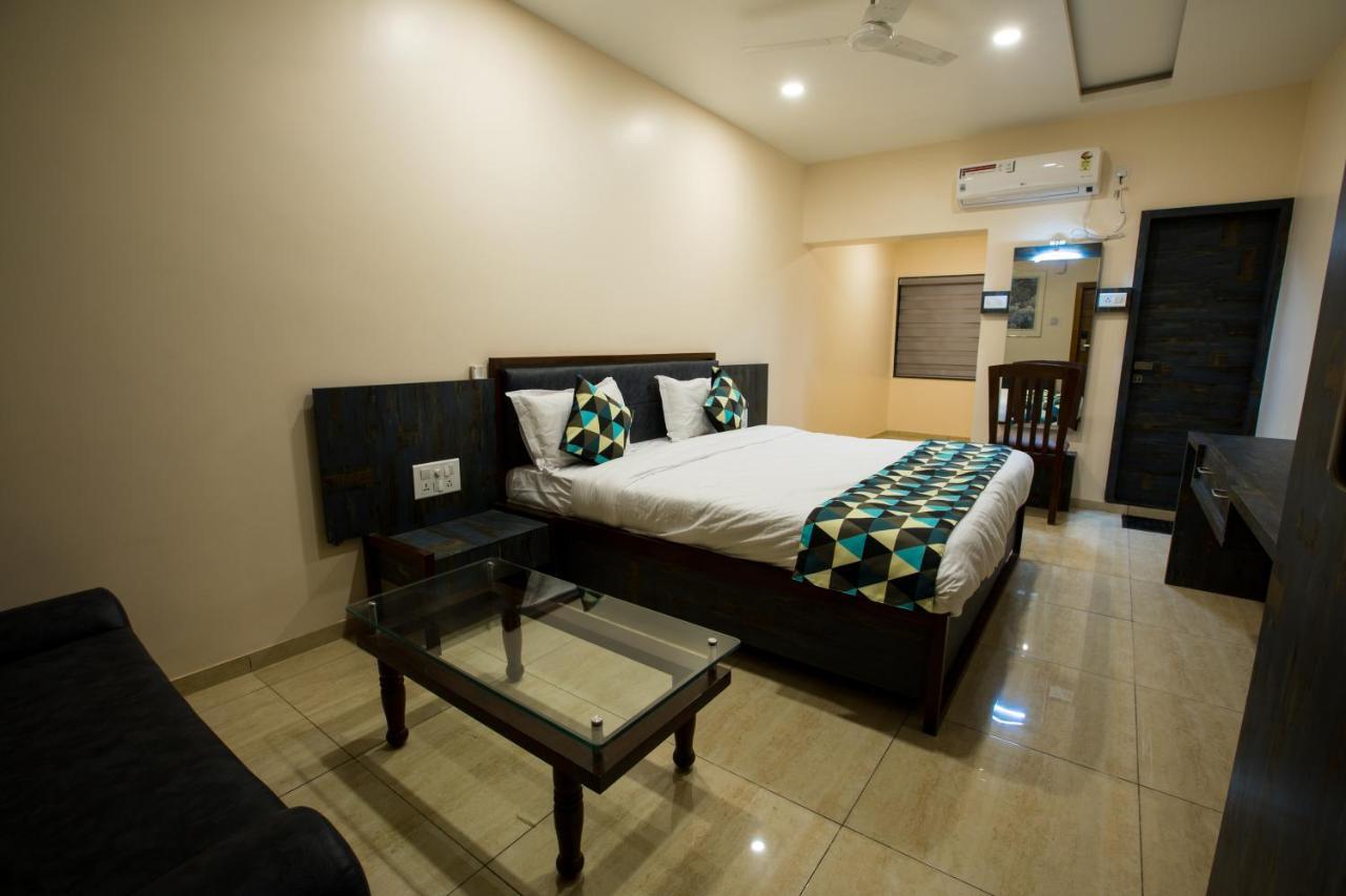 Hotel Balaji Palace 博尔本德尔 外观 照片